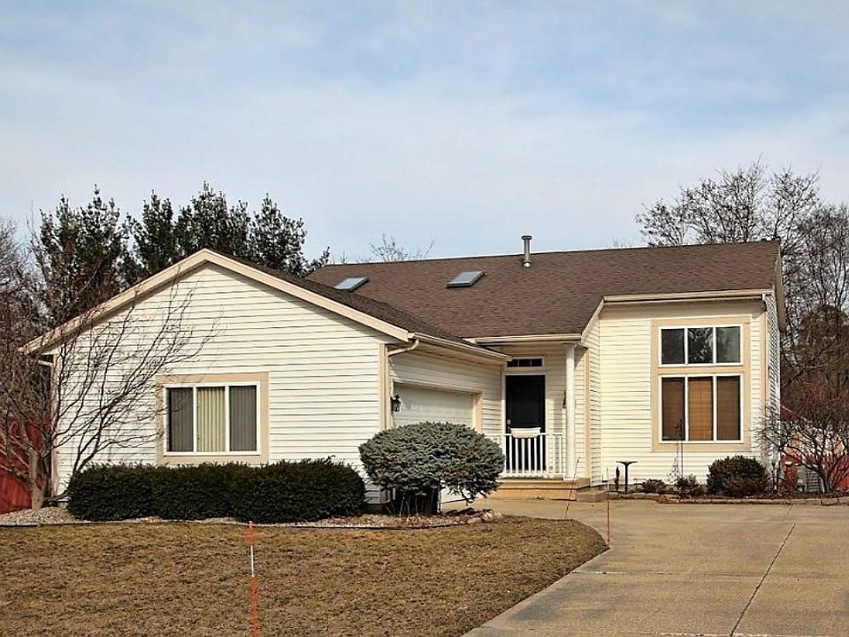 1st image of 645 Sunbrook St SE