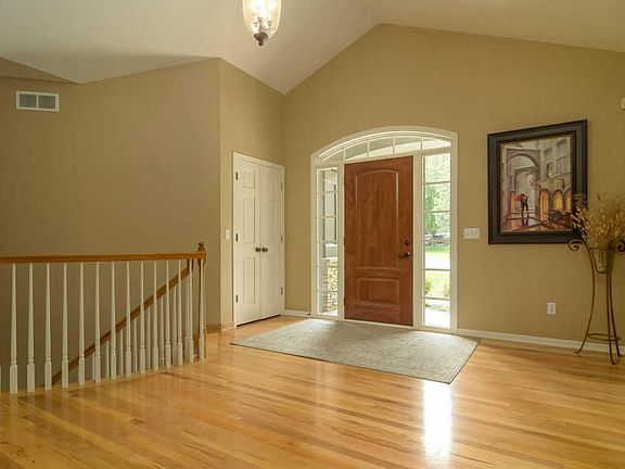 3rd image of 13754 Evergreen Ct