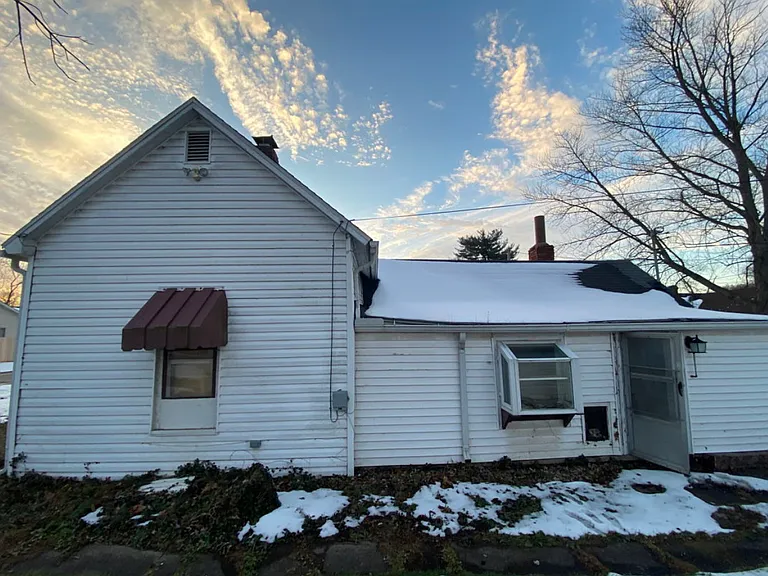 533 Higgins St — Photo 33