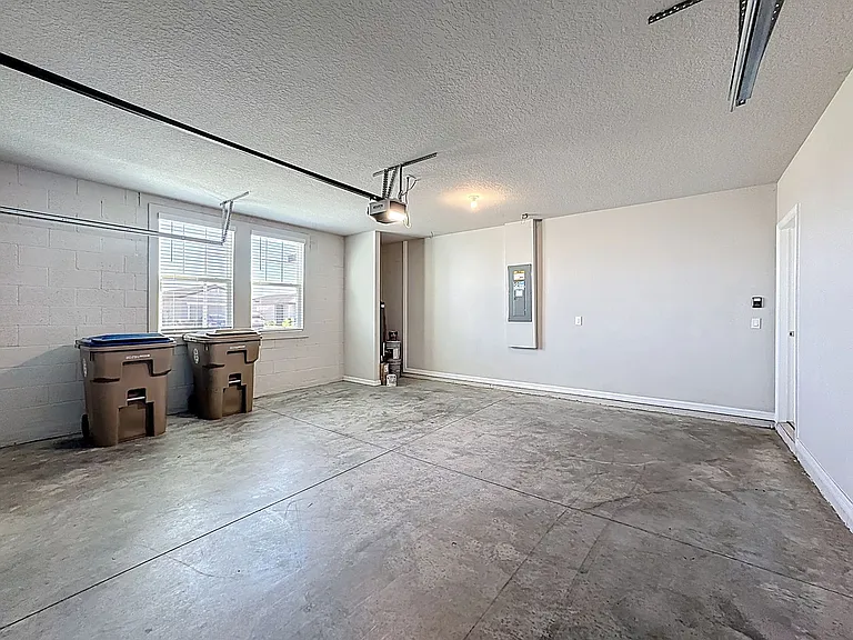5251 Meredrew Ln — Photo 44