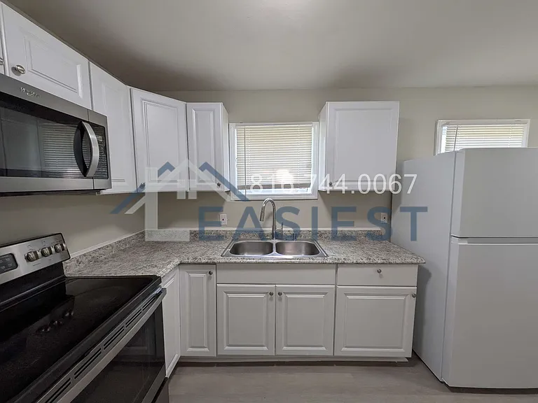 2402 S Claremont Ave — Photo 7