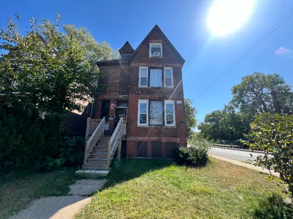 2701 E 75th Pl APT 1, Chicago, IL 60649