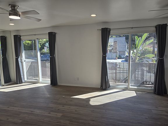 3rd image of 2627 N Beachwood Dr APT 101