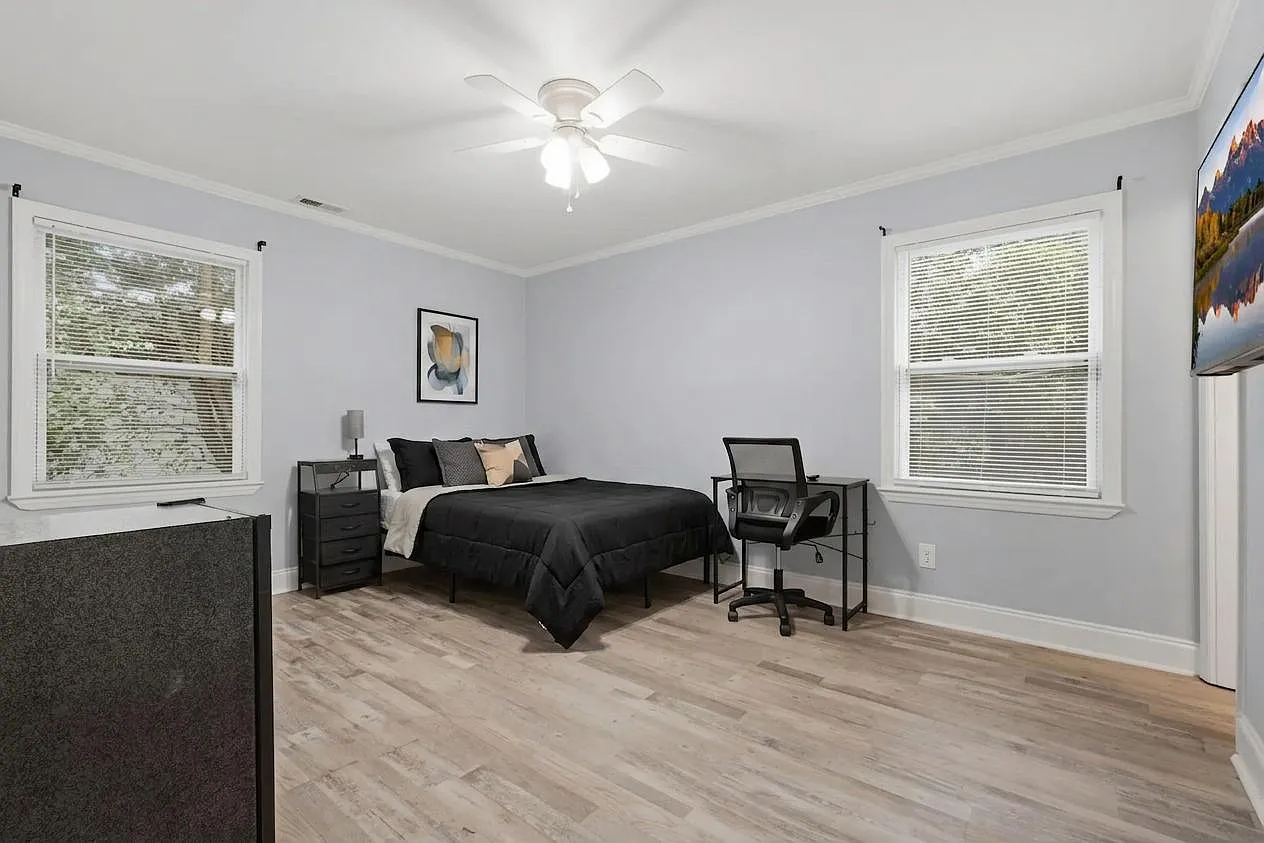 4 bed, 2.0 bath, 1731 sqft, $1,360 — Photo 1