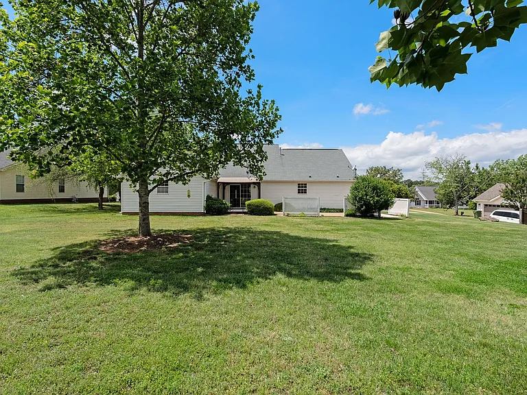 124 Cornelson Dr — Photo 32