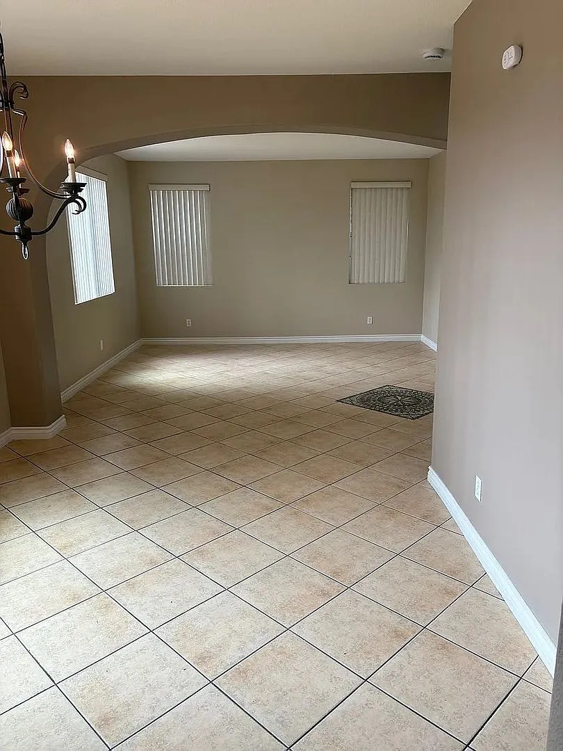 Building Photo - 954 Teatro Cir #F