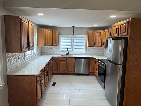 2nd image of 31 Pine Dr