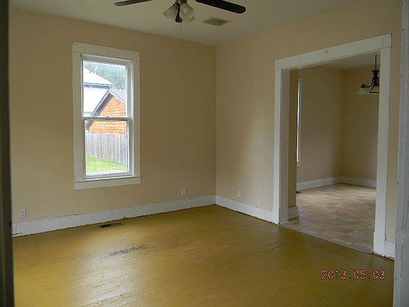 5th image of 217 Cypress St
