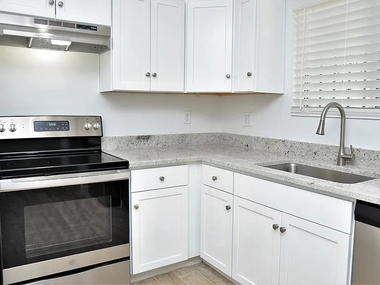 3302 E Presidio Rd — Photo 9