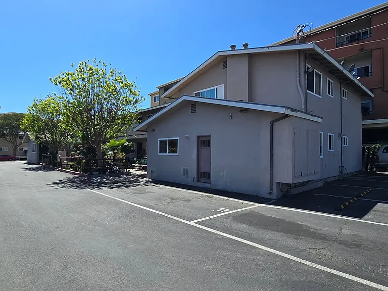Agate Drive — Photo 8
