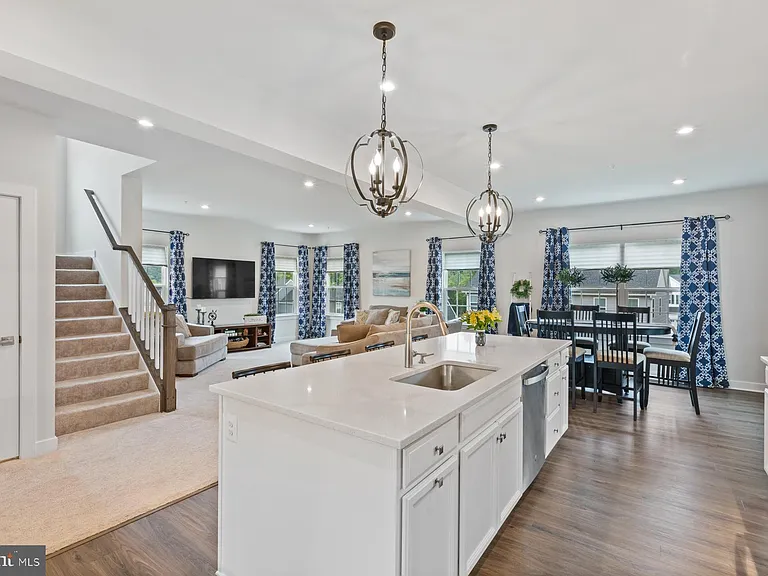 8378 Legacy Cir — Photo 16