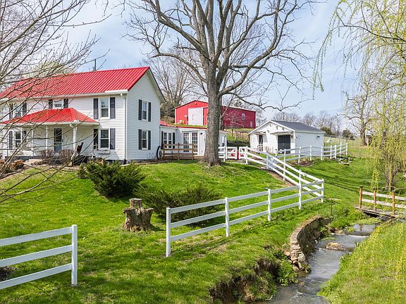 2nd image of 1005 Old Snapps Ferry Rd