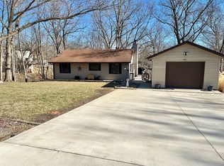 414 Heritage Dr, Mackinaw, IL