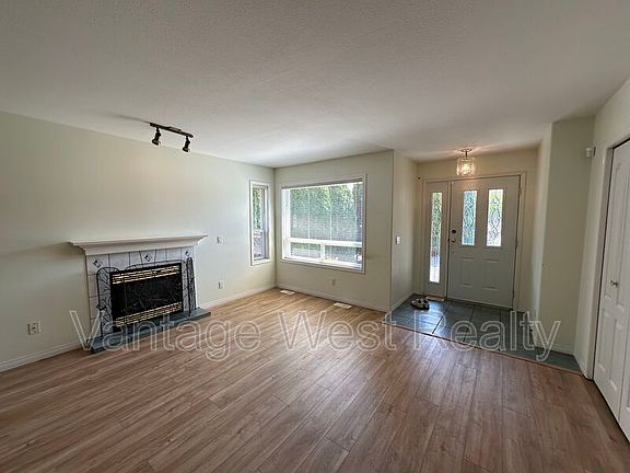 4th image of 1160 Kneller Ct