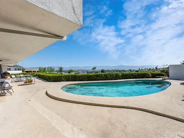 3910 Encino Hills Pl, Encino, CA 91436