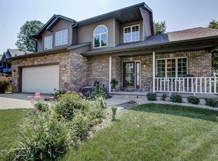 9 Clarendon Ct, Madison, WI 53704