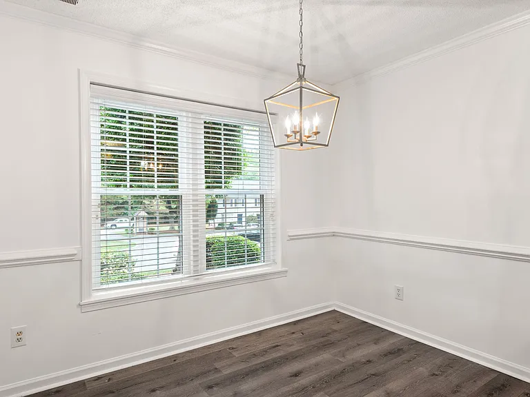 5018 Marigold Way — Photo 3