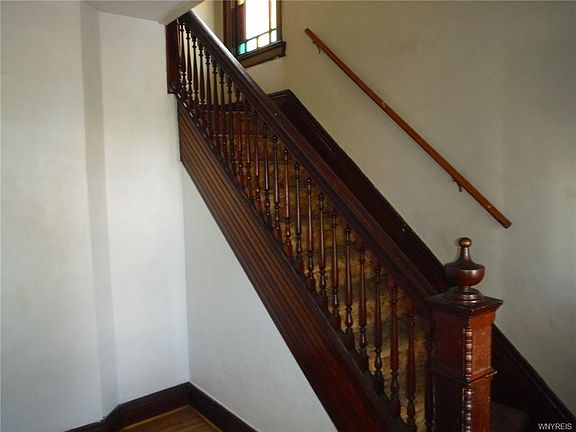 4th image of 47 Ludington St