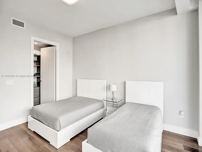 3250 NE 188th St #207 — Photo 71
