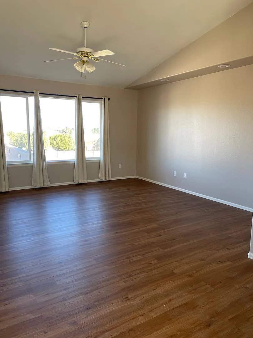 Building Photo - 66 Wild Rose Dr