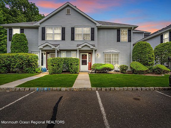 2nd image of 971 Lily Ct