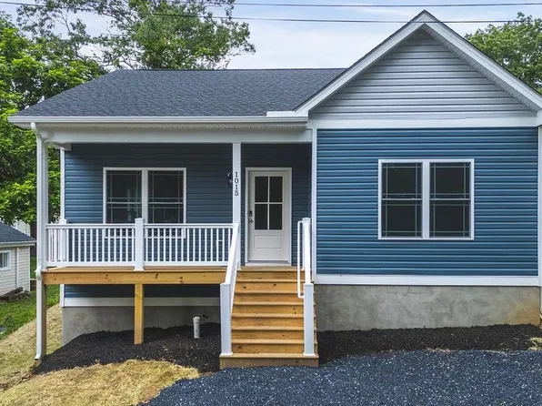 1025 Frye St, Waynesboro, VA 22980