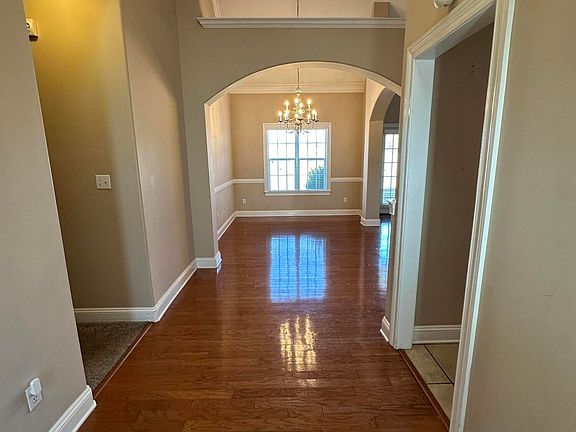 4th image of 3086 Roseleigh Dr