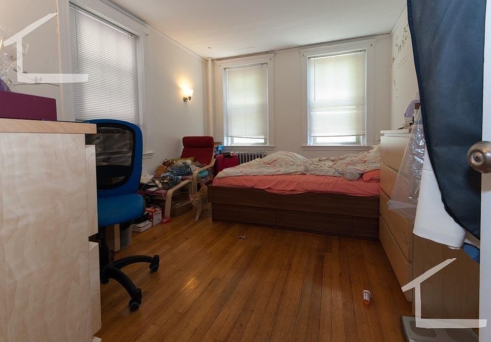 2nd image of 1846 Commonwealth Ave #2BM