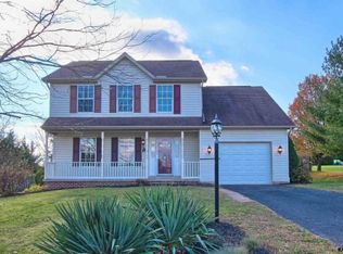 139 Switchpoint Dr, Stewartstown, PA 17363