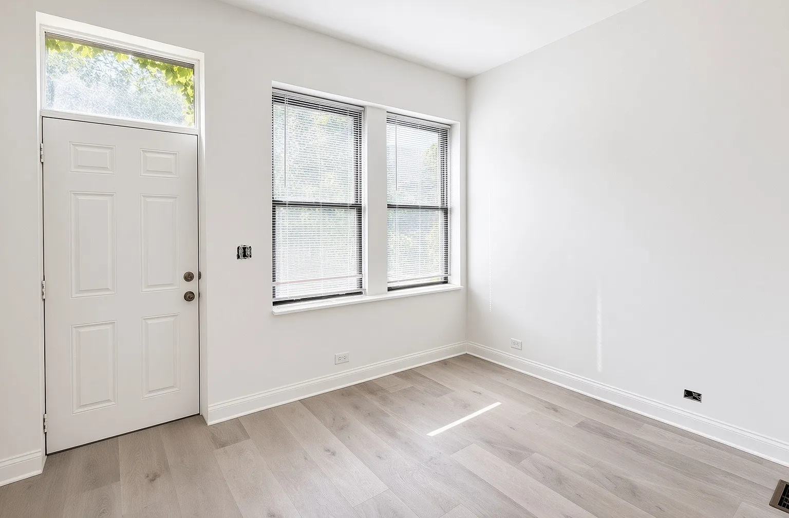 2 bed, $2,218 — Photo 3