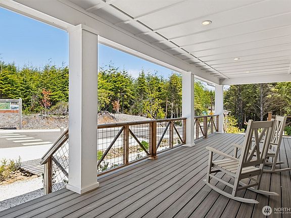 4th image of 374 Compass Street