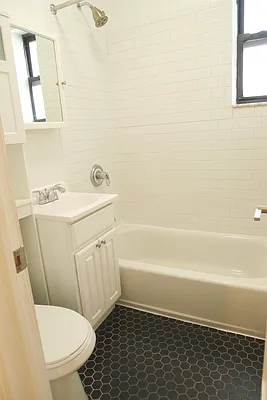 Rented by Astorian Realty Group LLC | media 7