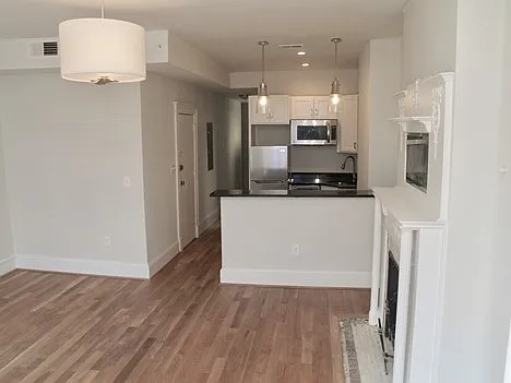 2125 N St NW #C — Photo 4