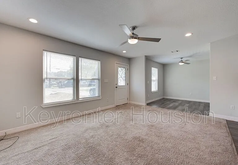 7601 Springdale St — Photo 4