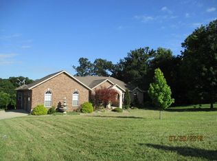 117 Mayflower Ct, Highland, IL 62249