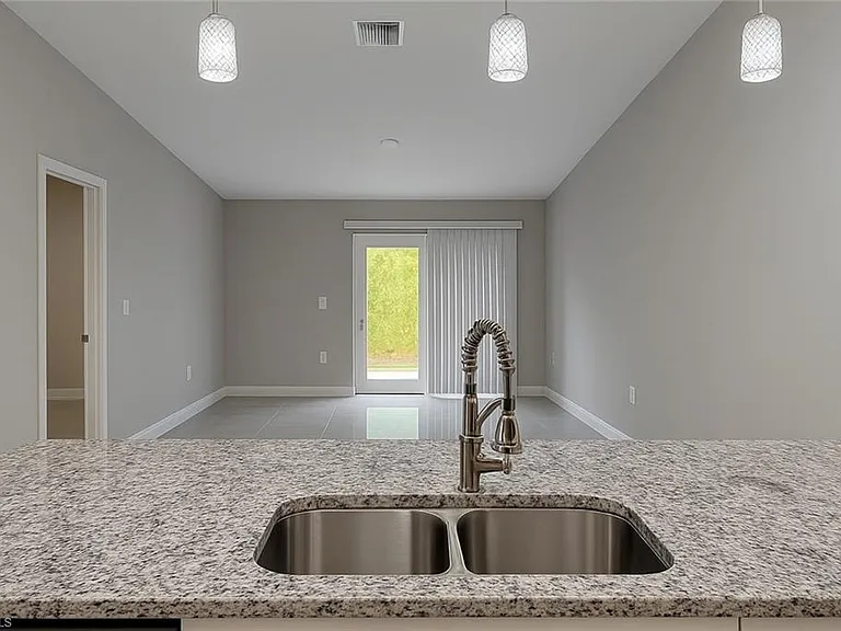 4622 Leonard Blvd S — Photo 3