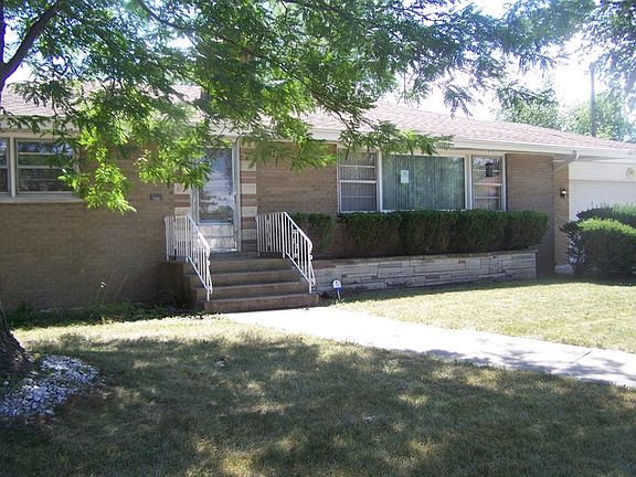 3rd image of 16300 Dobson Ave