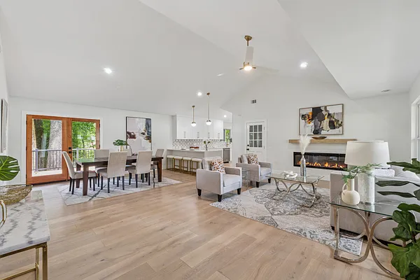 1542 Lavista Rd NE — Photo 3