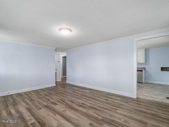 4th image of 993 Old Mill Road