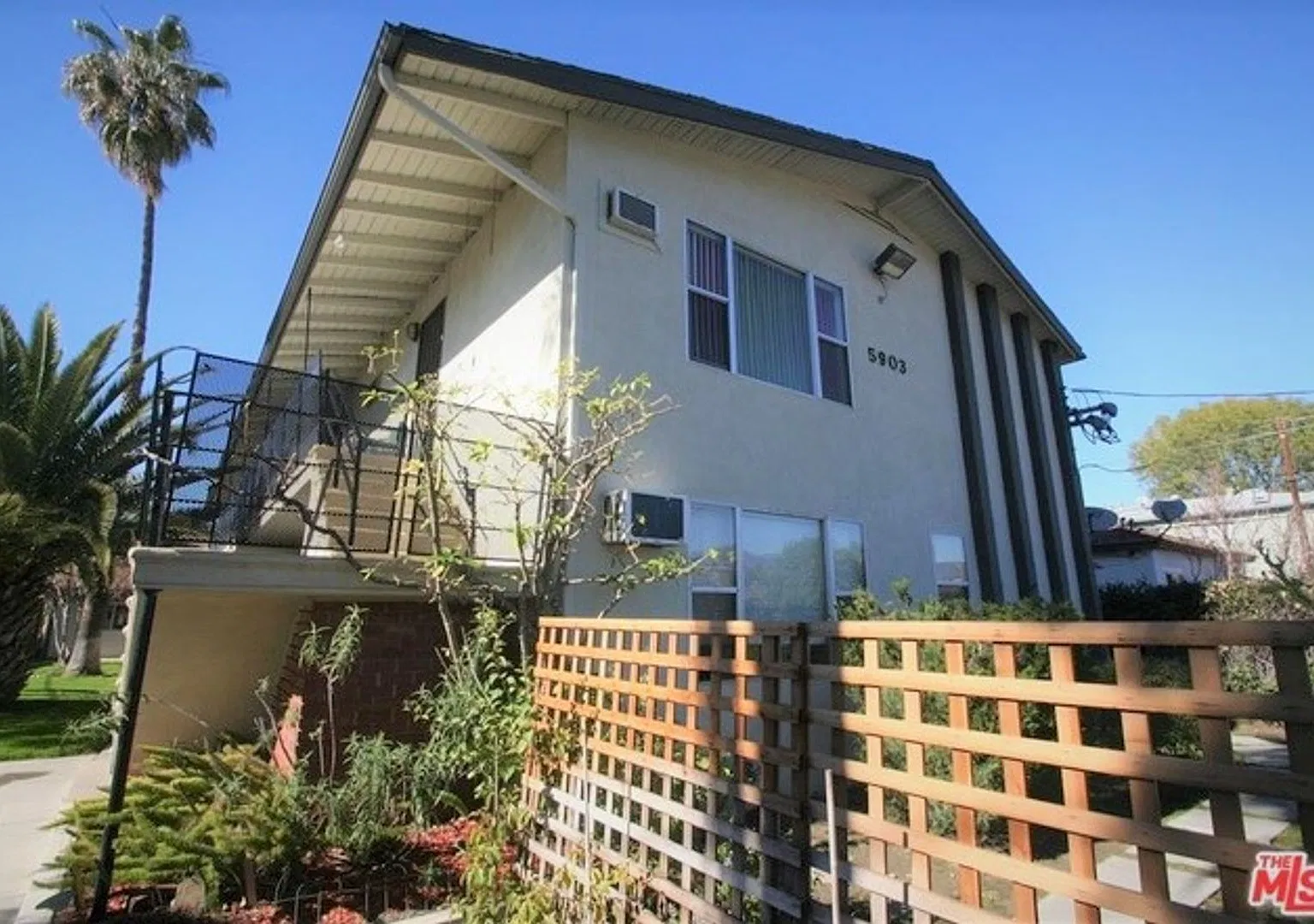 Cahuenga — Photo 1