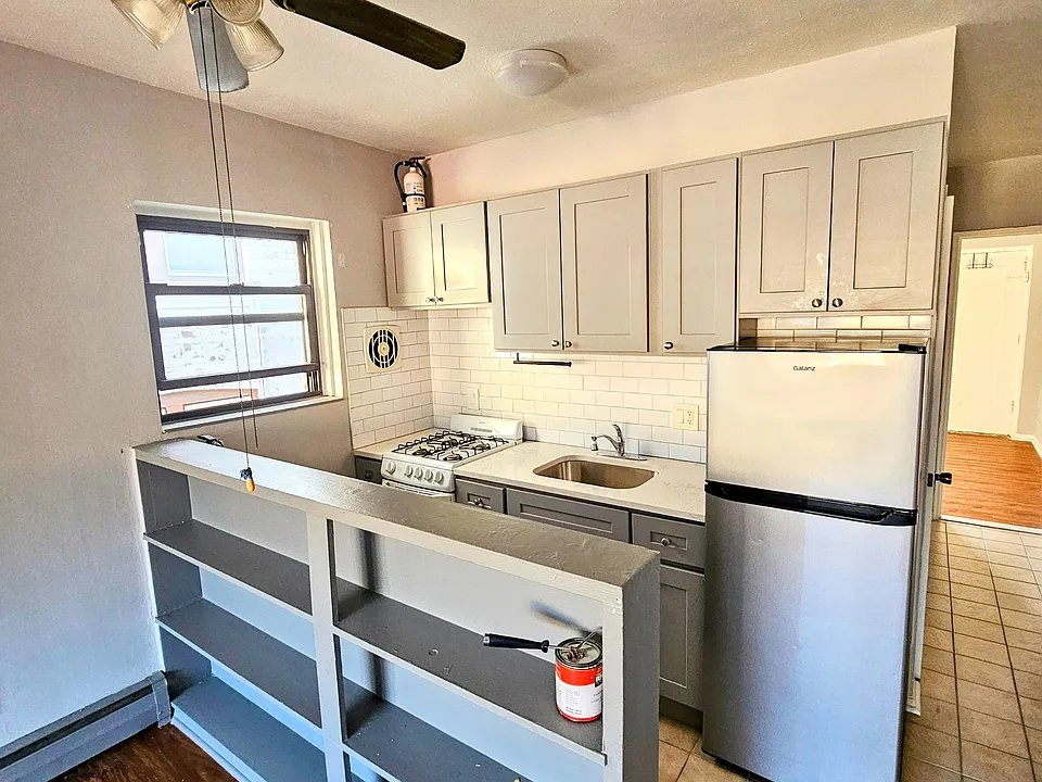 449 Washington Ave #10