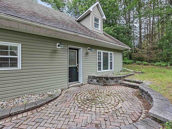 3rd image of 4982 Rideau River Rd