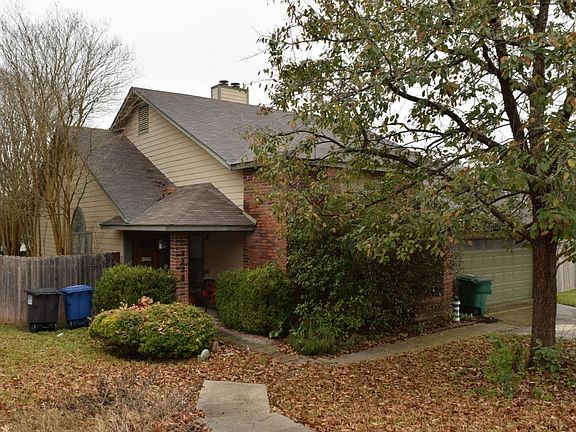 2nd image of 3338 Tavern Oaks St