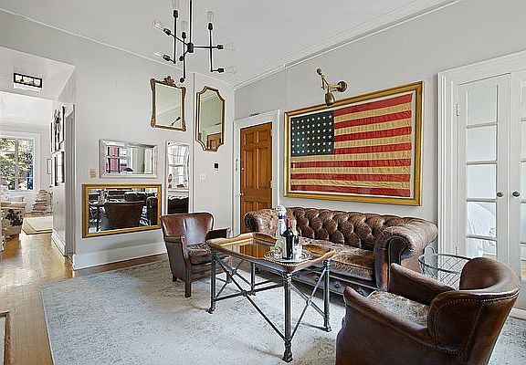 3rd image of 250 W 12th St #2
