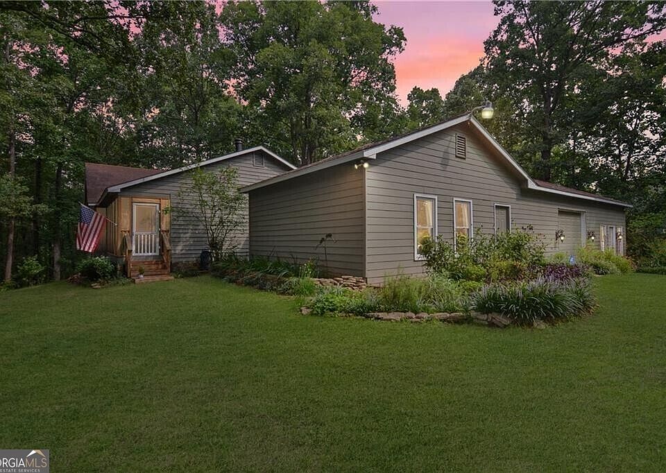 1st image of 585 Lee Dr
