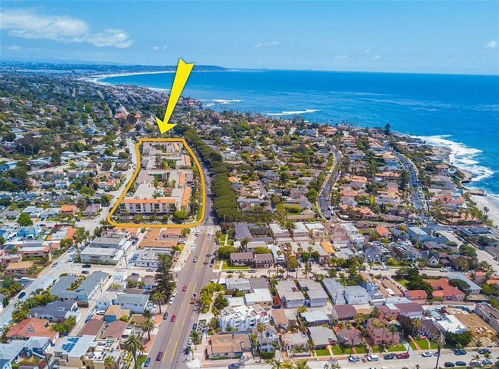 6455 La Jolla Blvd — Photo 1