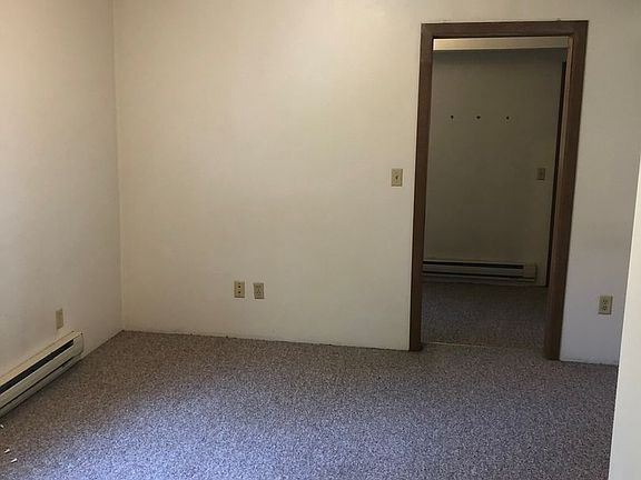 3rd image of 532 S Dubuque St #7B