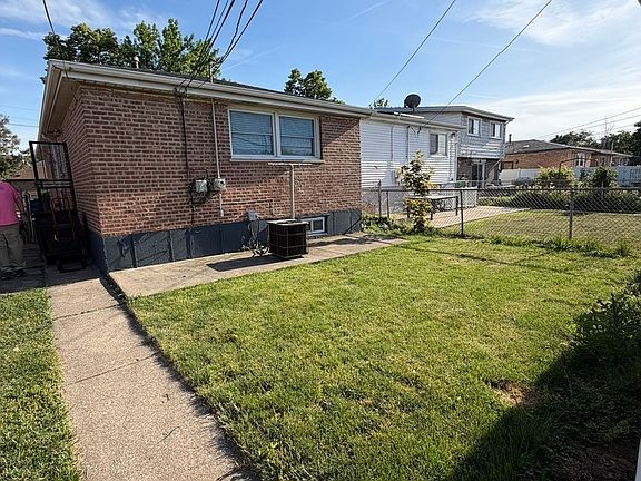2nd image of 3120 E 130th St