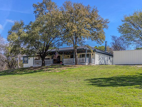 2nd image of 173 Bosque Bend Ln