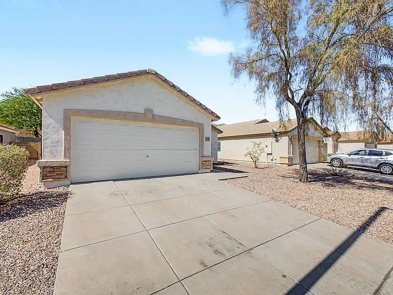 22820 W Papago St — Photo 8
